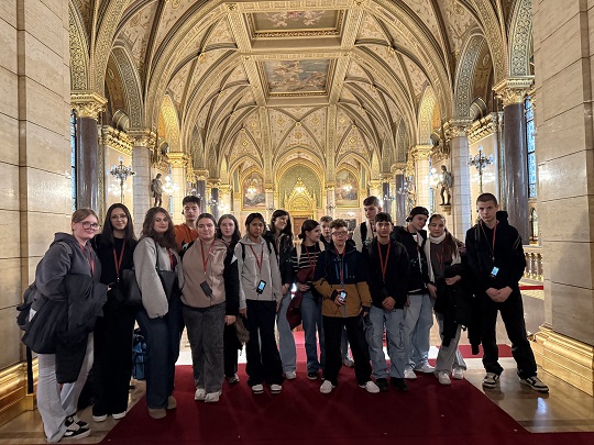 Demokratie (er) leben in Budapest Demokratie (er) leben in Budapest